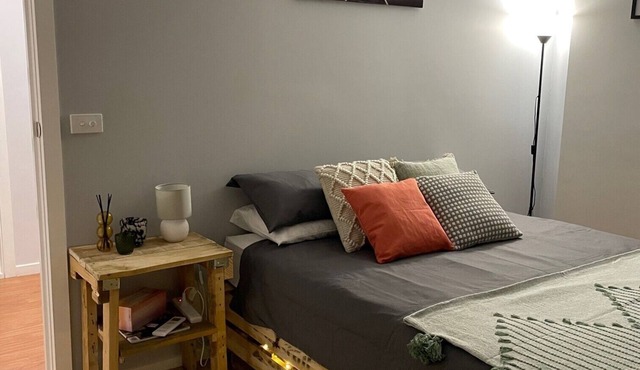 Self contained studio boasts a clean homely feeling, fully self contained. in Swan Hill
