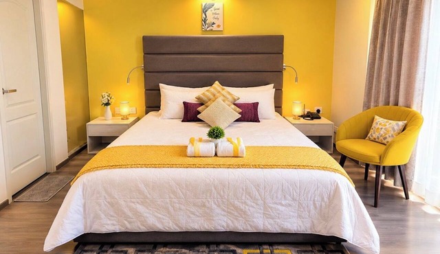 Serene Luxe Studio - Pool & Gym in Gurugram