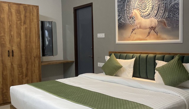 SG Boutique Stay (Near Railway Station)