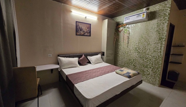 SHYAM RESORT in Khandwa