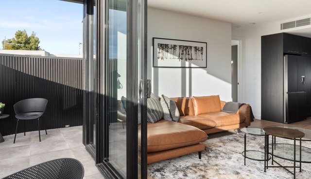 Sierra Rose - The contemporary townhouse situated to the rear of a boutique complex of three. in Rosanna
