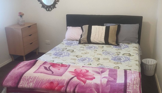 Single room for a solo traveller, a couple or a family with 1 or 2 kids. in Wyndham Vale