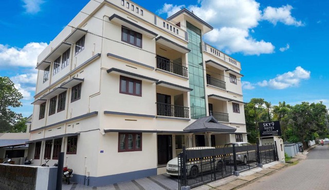 SKY 9 Airport Suites