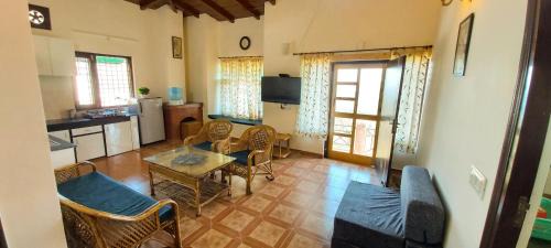Sky Touch Cottaage & Stays, Luxury mountains view villa, mukteshwar in Mukteshwar