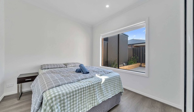 Sleek Family Home Near Kallo Town Centre in Kalkallo