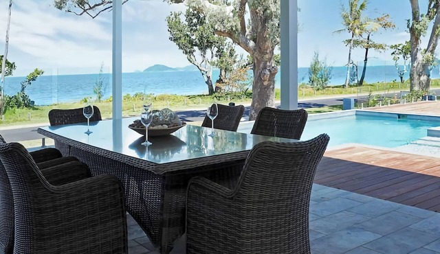 Solace Dream Beachfront Escape in South Mission Beach