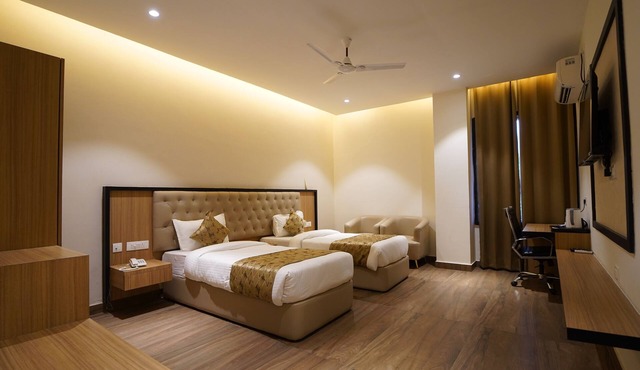 Solitaire Resort in Gonda