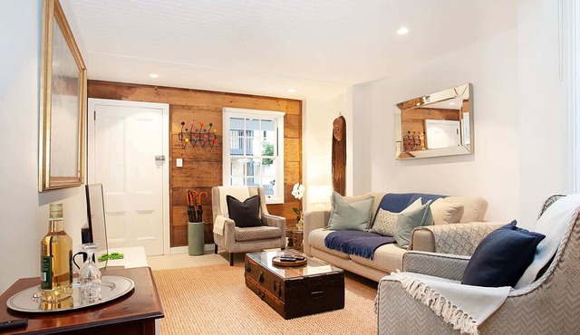 Spacious 3-Bed Family House with Courtyard in Balmain