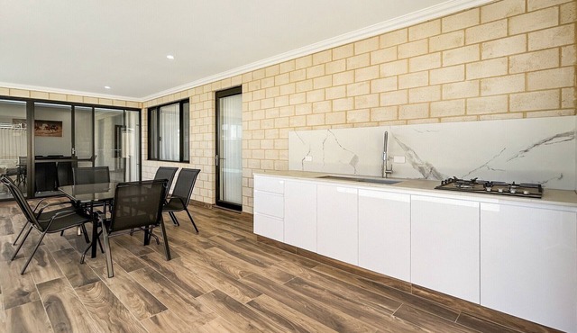 Spacious 4 bed home with open plan living in Southern River