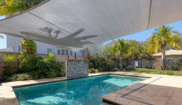 Spacious 4-Bed Home with Pool and Veranda in Mudjimba