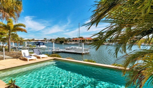 Spacious Canal Home with Pool in BANKSIA BEACH