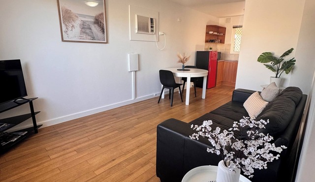 Spacious & Cosy Self-Contained Apartment in Rivervale
