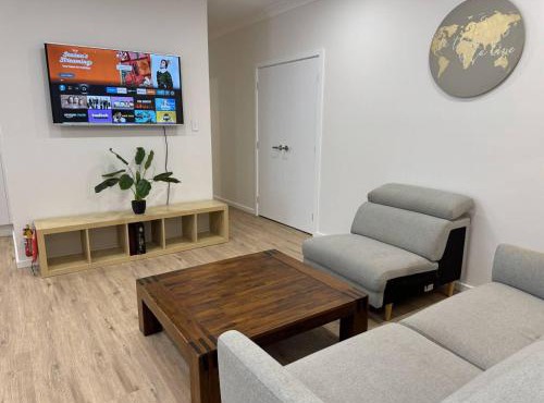 Spacious New Home for 12 Guests in Campbelltown South
