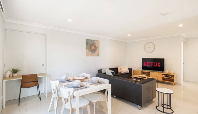 Spacious Rocklea 3BR | Family | Near Shops | 119D3 in Rocklea