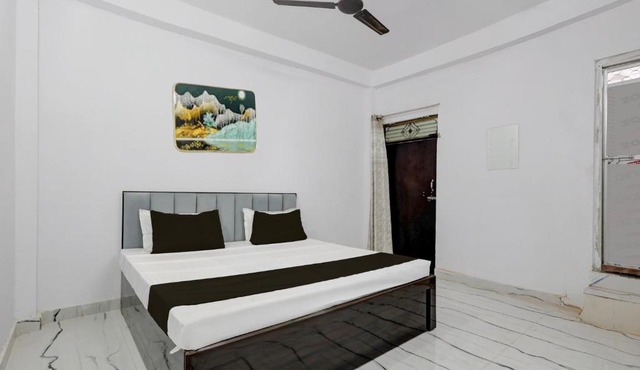 Spot On The Guest Hotel in Prayagraj