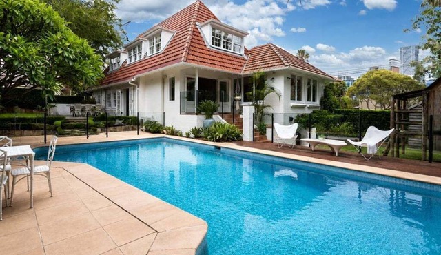 SPRU1 - Neutral Bay Family Haven | Pool, Private Garden & Pizza Oven in Neutral Bay