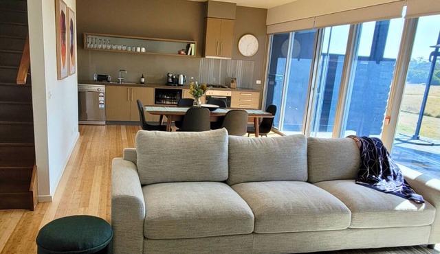 St Andrews Beach Golf Escape- entire townhouse, private on course location! in Fingal