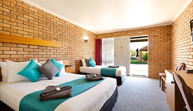 Statesman Motor Inn in Corowa