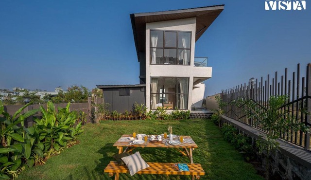 StayVista at Villa De Suku with Pool, Balcony in Igatpuri
