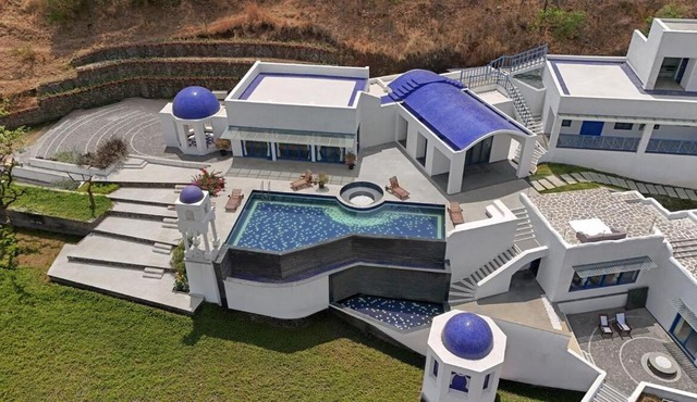 StayVista at Villa Santora with BBQ, Infinity Pool in Nashik