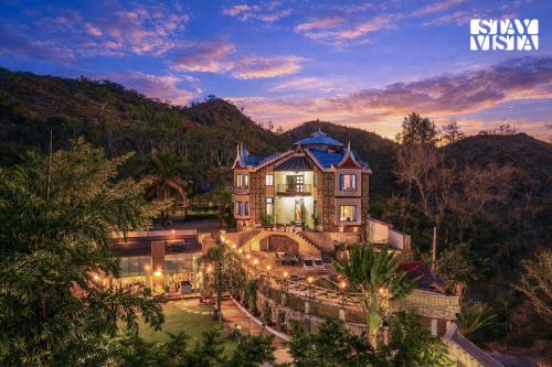 StayVista's Blue Marble - 5BHK Villa with Private Pool & Gazebo in Udaipur