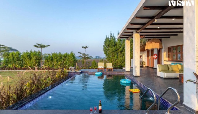 StayVista's Lotus by the lake - 3BHK Villa with Bar & Private Pool in Indore