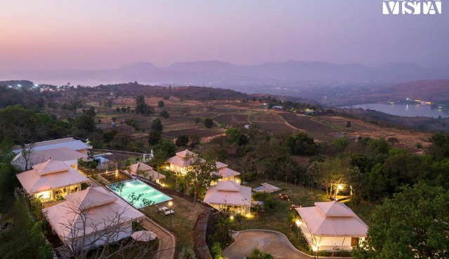 StayVista's Vaana - Infinity Pool & Jacuzzi in Lonavala