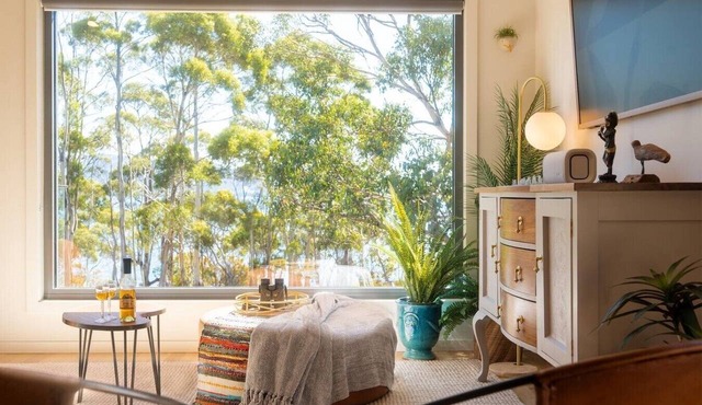 Studio 216 @Bruny ~Romantic, Beachfront & Secluded in Alonnah