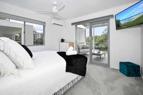 Stunning, Beachfront Dream Home - ZA3 in Buddina