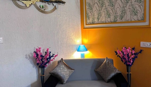 Stylish Studio with King Bed, AC & Kitchen | Cozy Stay in Noida