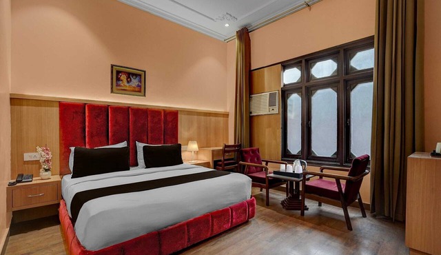 Suite Room Clubhouse Vytilla Kochi