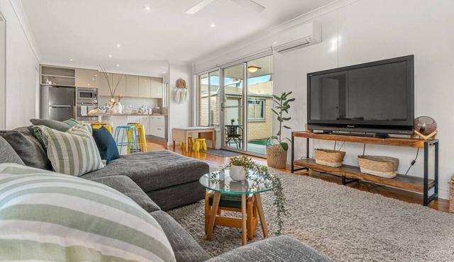 Sun & Salt West Beach - Family Beachside Comfort in West Beach