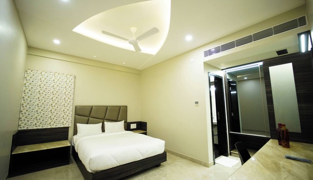Sun Shine Hotel