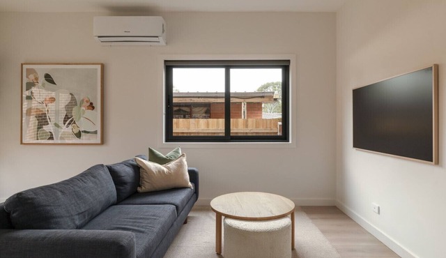 Sunlit Urban Retreat | Noble Park in Noble Park