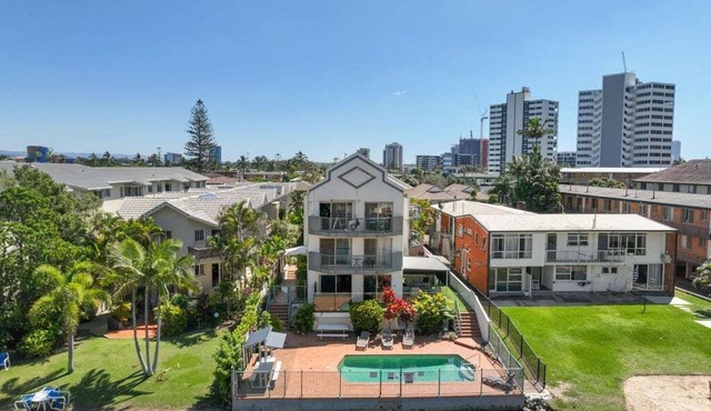 Surfers Paradise Waterfront Escape in Gold Coast