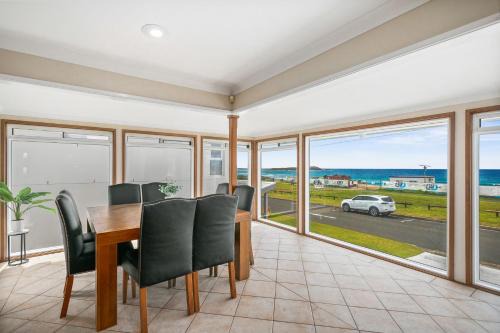 Surfside Solace in Lake Illawarra