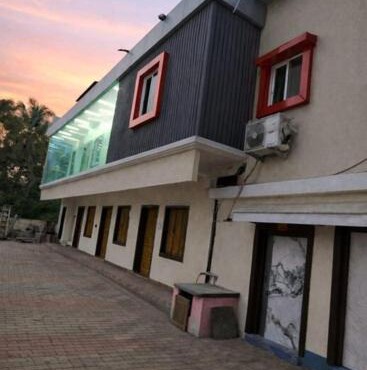 Swaraj Inn in Parādīp Garh