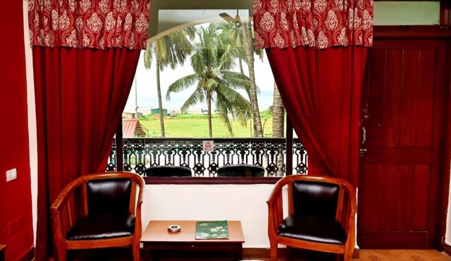 Swim Sea Beach Resort