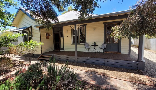 Tanderra Cottage Horsham in Horsham