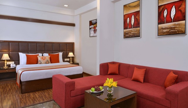 Taurus Sarovar Portico