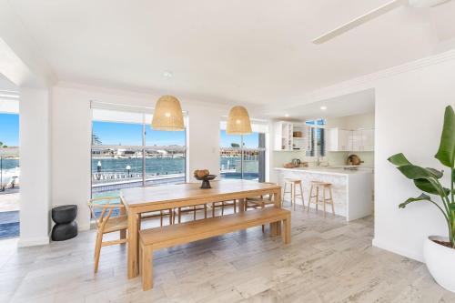 Tecoma 3 - Most Popular Waterfront with Private Pontoon - Holiday Yamba in Yamba