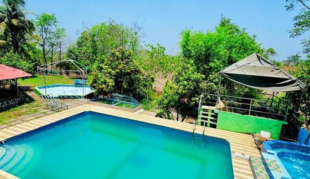Thakur Farmhouse in Vangani
