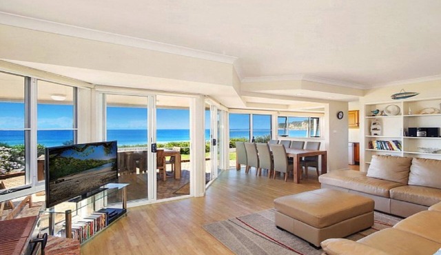 THE BREAKERS | Beachfront , Pet Friendly | Accom Holidays in NORTH AVOCA
