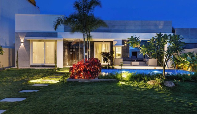 The Garden Stay by Stayjade Pool Lawn 1h HSR