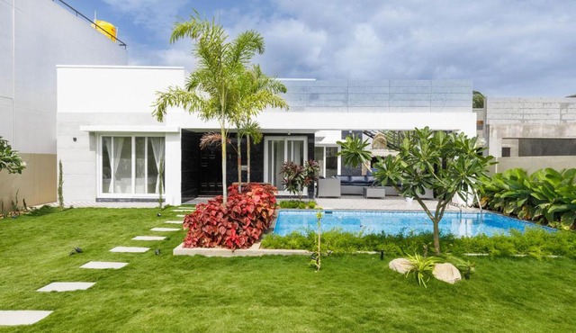 The Garden Stay by StayJade Pool Lawn 1h HSR