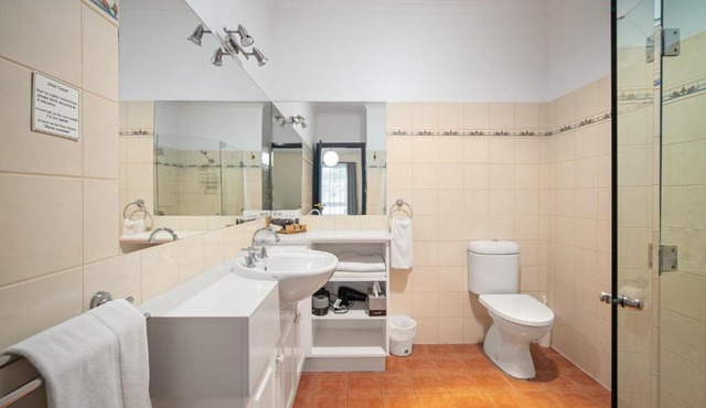 The Lawson Riverside Suites in Wagga Wagga