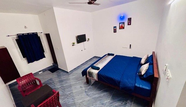 The Loop - Premium Hotel, Just 2 kms from Beach