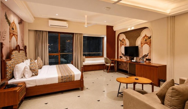 The Luxury Tiger at Lake Pichola