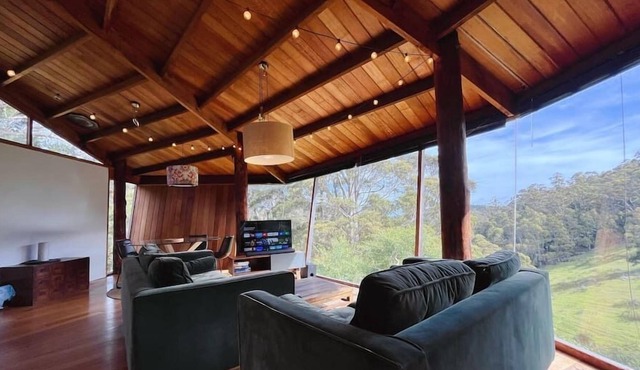 The Nook A little gem in the forest 10 min to CBD in Ridgeway