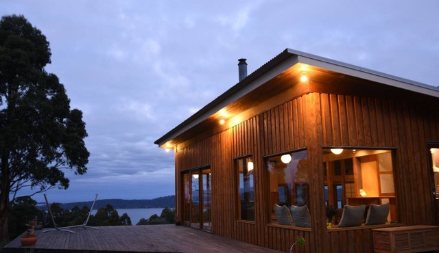 The O Retreat - Architectural Gem with Spa bath in Middleton